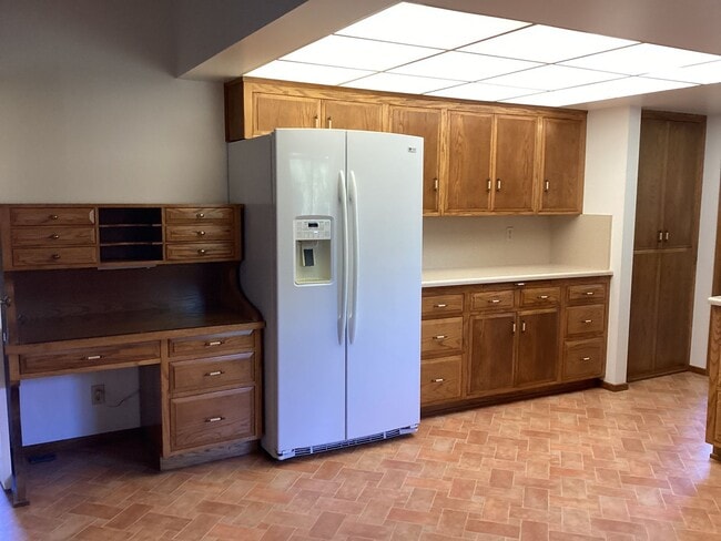 Photo - 271 Bowen Ave