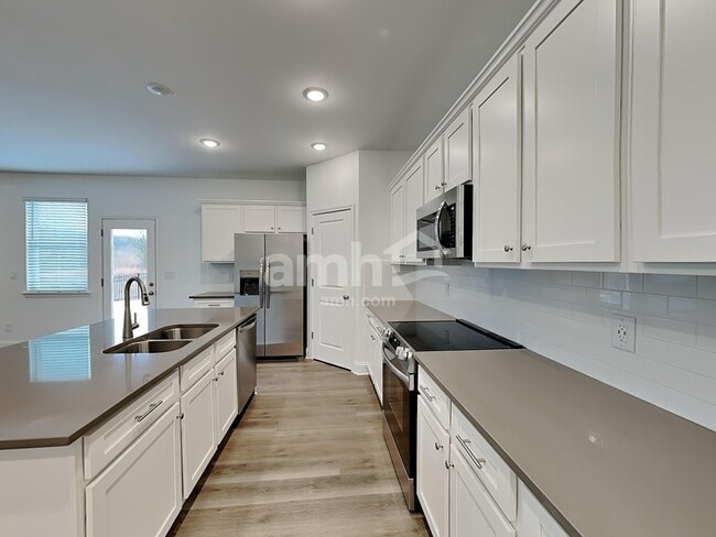 Photo - 510 Pointe Dr