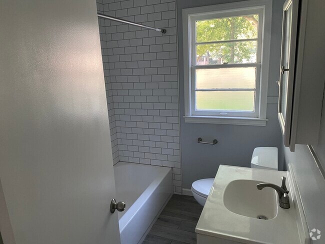 Building Photo - 1556 Shannon Ave Rental