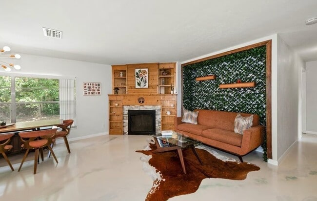 Photo - 2431 N Westwood Dr