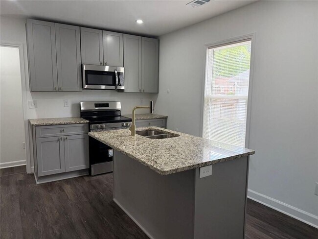 Photo - 1040 Palmetto Ave SW