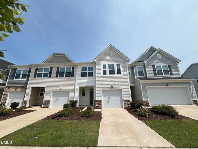 Photo - 5047 Tura St