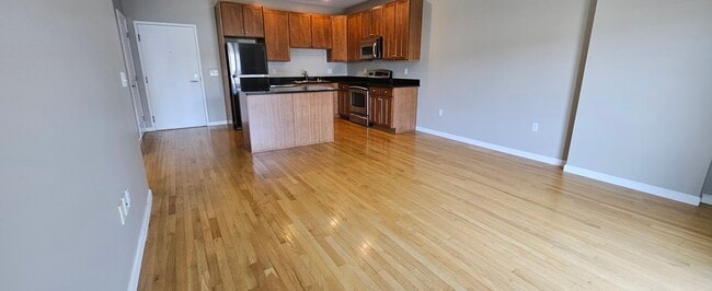 Photo - 1950 N Logan St Unidad 509