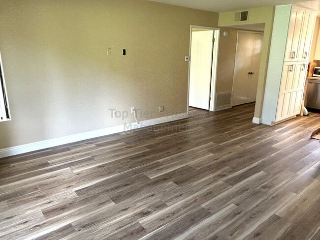 Photo - ***Upgraded 1 bed / 1 bath Condo on the Golf-Course - For Lease!