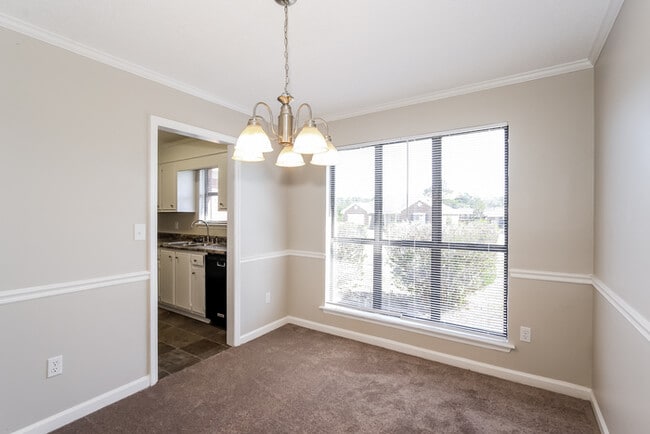 Photo - Bright 3 Bedroom Home with High Ceilings