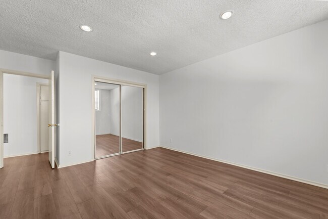 Large Bedroom Empty-Floor Plan E