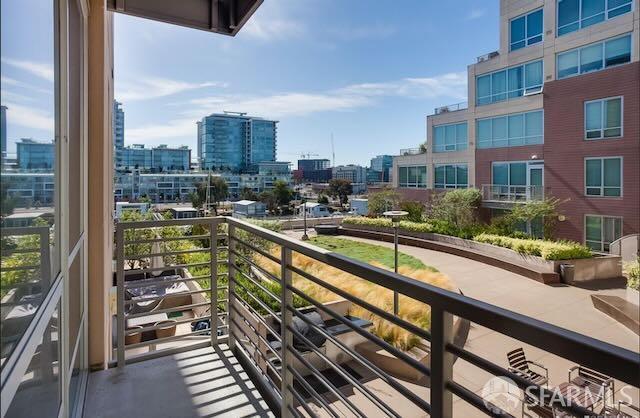 Photo - 325 Berry St