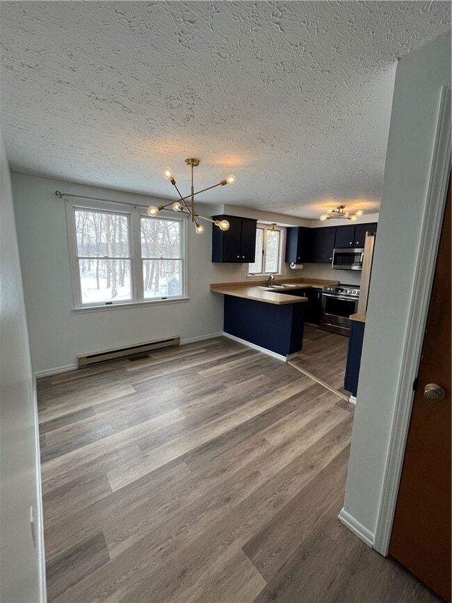 Photo - 7026 Lake Ave