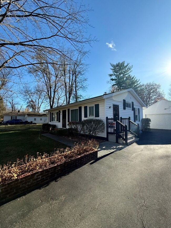 Photo - 3 Bedroom Home Near Parchment