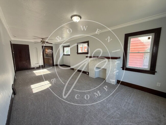 Photo - "Charming 2-Bedroom Retreat in West Toledo with huge garage.