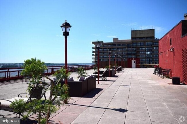 Building Photo - 801 N Pitt St Unit 303 Rental