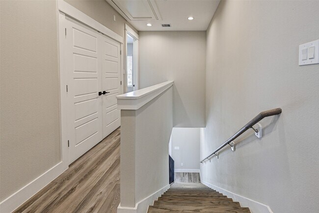 Photo - 1302 W 24th St