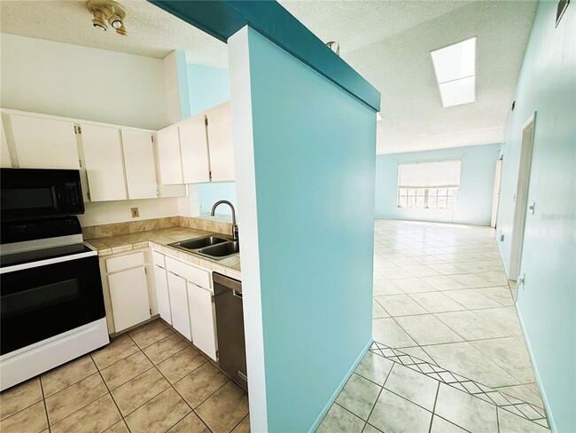 Photo - 225 Sun Vista Ct S