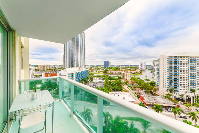 Photo - 3901 S Ocean Dr Apartamento Unidad FL15-ID1022480P