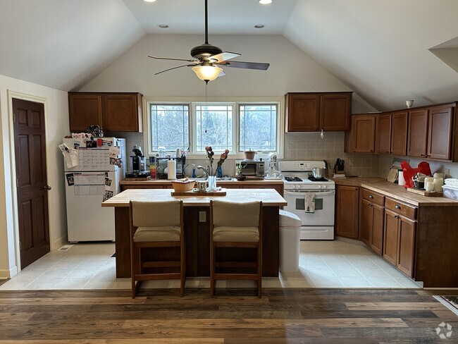 Building Photo - 4664 Hayden Run Rd Rental