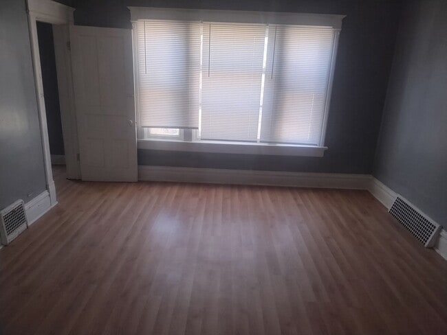 Photo - 2 Bedroom Upper
