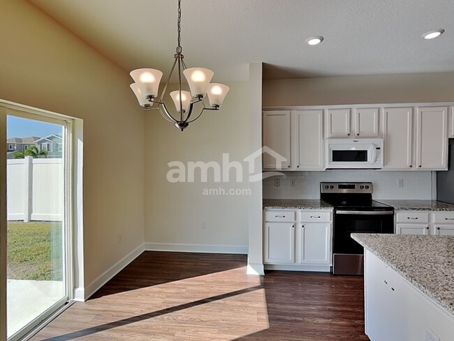 Photo - 4742 Reisswood Loop