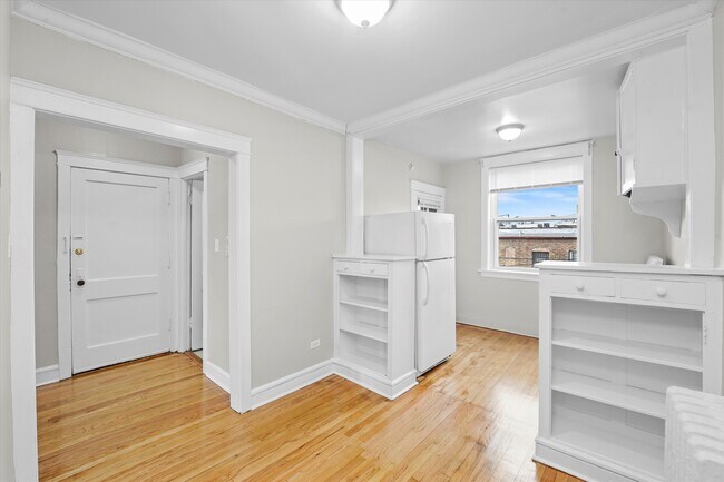 Photo - 411 Beloit Ave Unit 3S