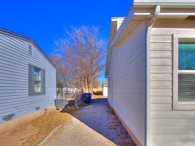 Photo - 1213 Iowa St