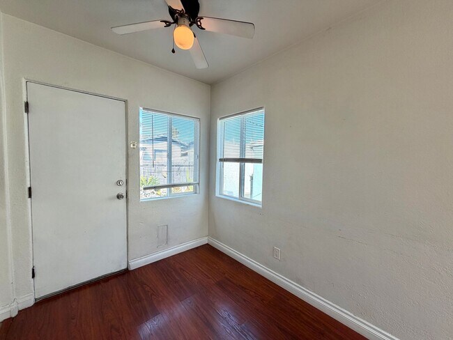 Photo - Now available 1bed/1bath unit in Normal Heights! Unidad 4382