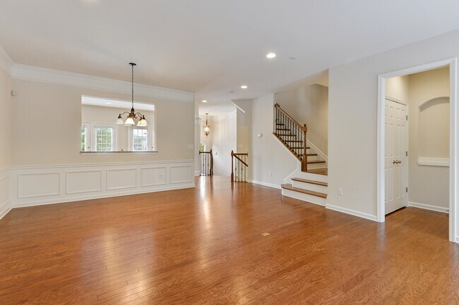 Photo - 366 Ardmore Ct NW