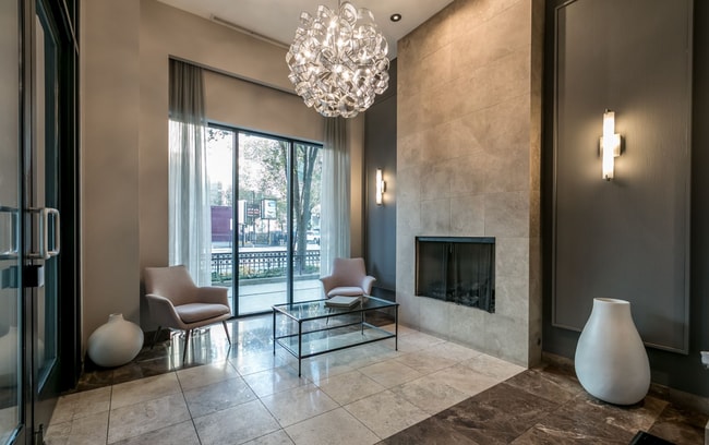 Photo - 101 W Superior St Unidad 606