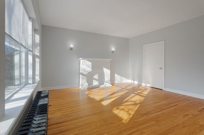 Photo - 1724 W Juneway Ter Unidad 3b