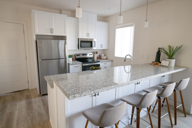 Building Photo - Coyote Ridge Rental