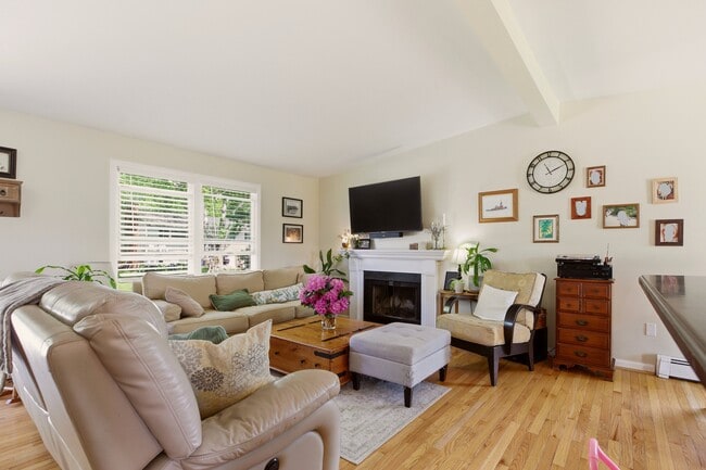 Photo - 51 Pleasant St