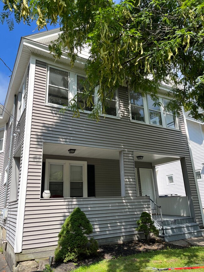 2507 15th St Apartments Troy, NY