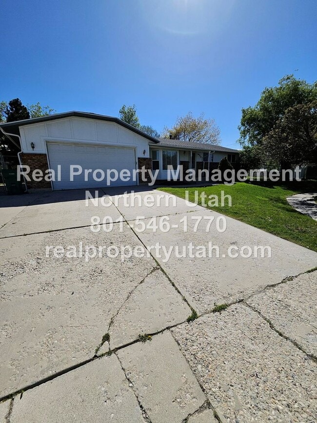 Photo - Lovely 5 Bedroom Home in Layton Available ...