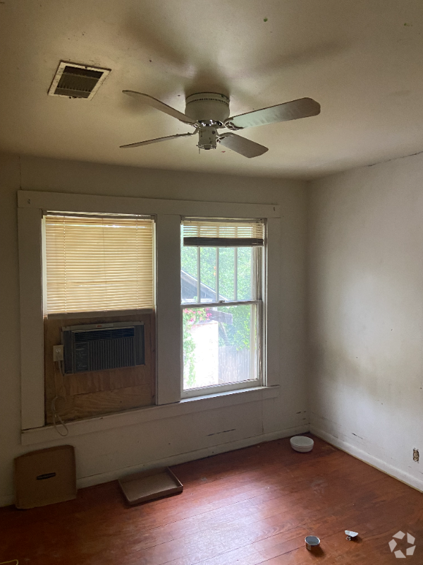 Building Photo - 636 Preston St Rental