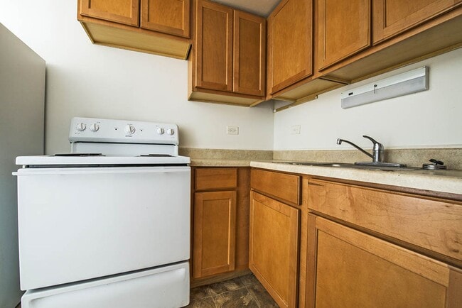 13905 S Clark