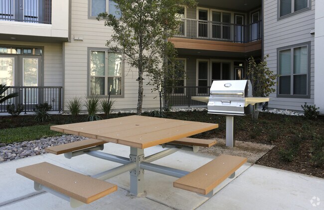 Photo - Axis Marketplace