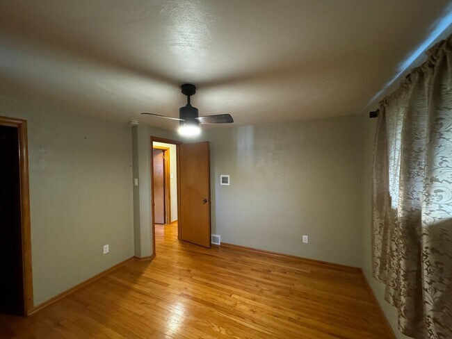 Photo - Available NOW! 3/4 Bed 2 FULL BathHOME