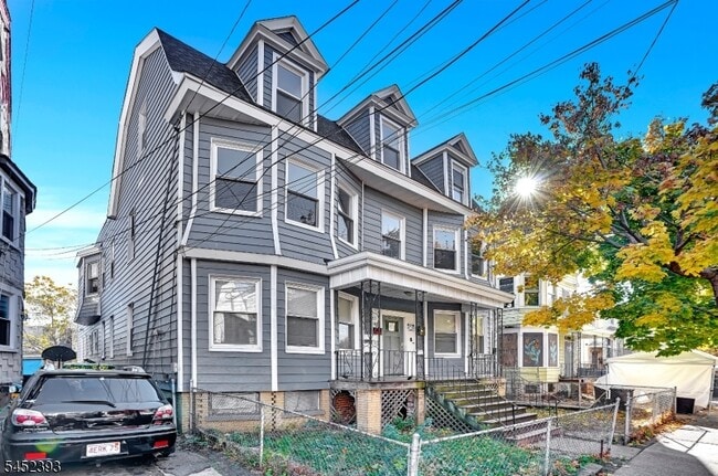 Building Photo - 142 Seymour Ave Unit 3