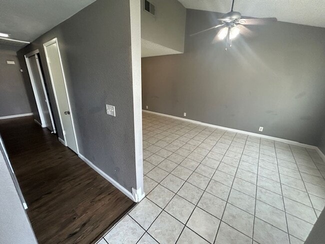 Photo - 2835 E Norman Ave