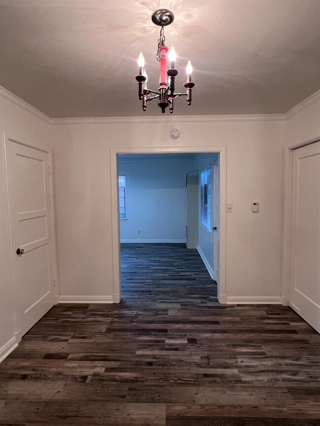 Photo - 1024 N Broadway St