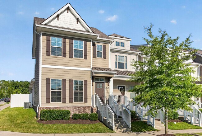Building Photo - 1525 White Tip Ln