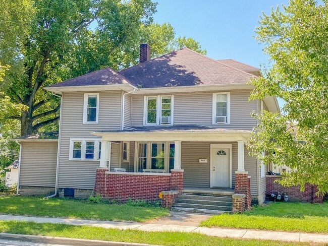 Building Photo - 428 N Salisbury St