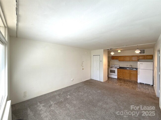 Photo - 2126 E 7th St Unit 103