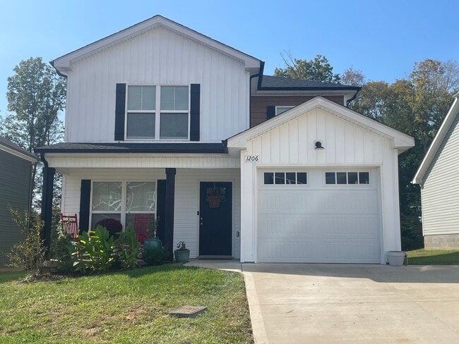 Building Photo - Beautiful 3 Bedroom Close to Liberty Park ...