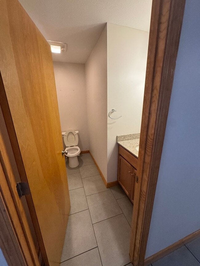 Photo - 125-127 Laconia Unit 127