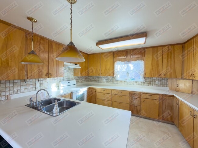 Photo - Large 4 bedroom, 2.5 bath downtown home