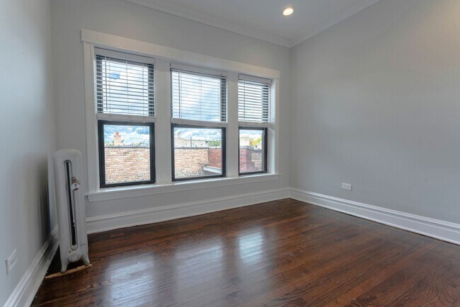 Photo - 4705 N Albany Ave Unit 2