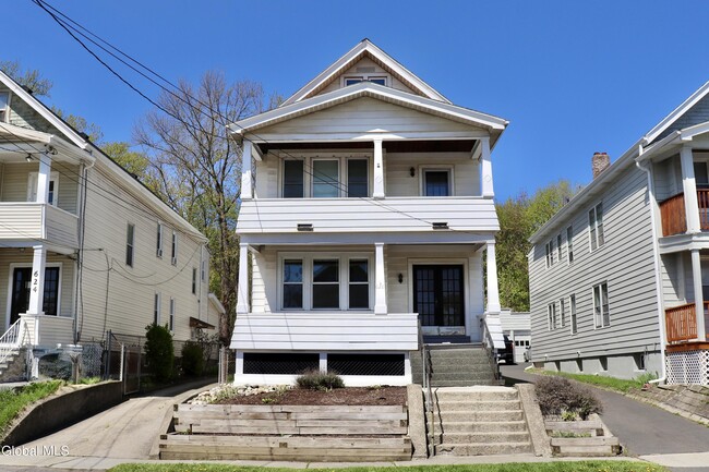 Building Photo - 628 N Pearl St