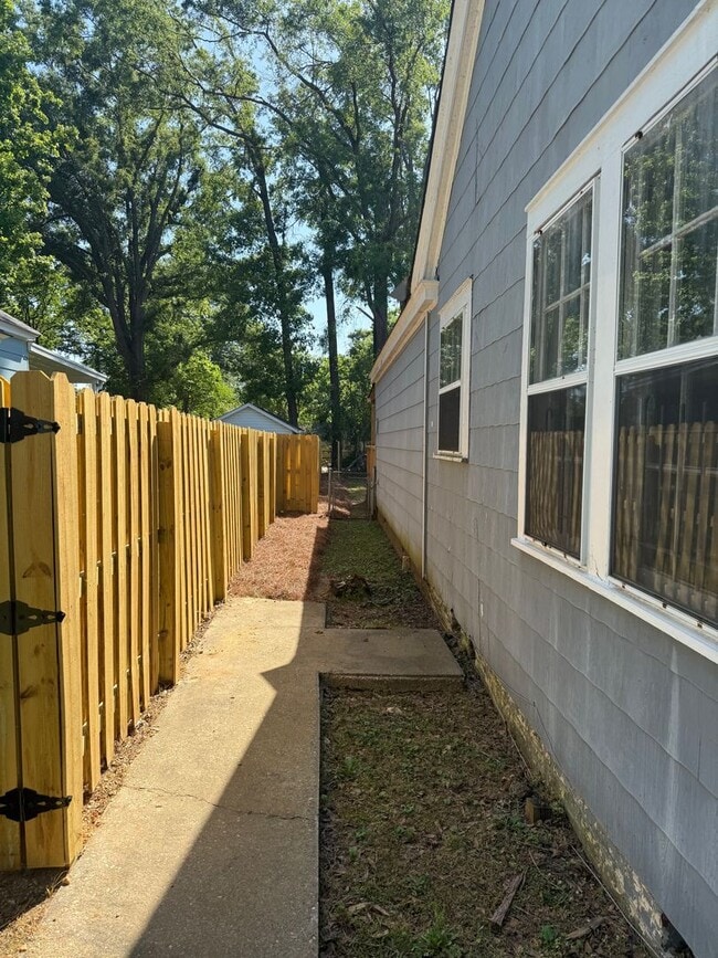 Photo - ** 4 Bed 3 Bath located in Old Cloverdale ** Call 334-366-9198 to schedule a self-tour