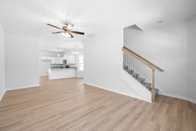 Photo - 2 Bedroom Condo For Rent Near Riverside Dr...