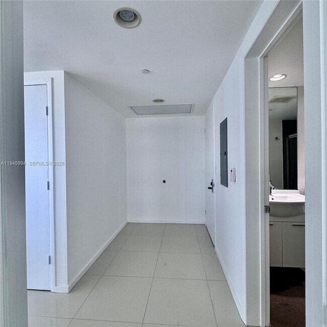 Photo - 475 Brickell Ave Unit 4415