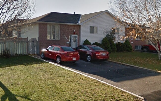 Building Photo - 3 Bedroom Main Floor Unit Main Floor